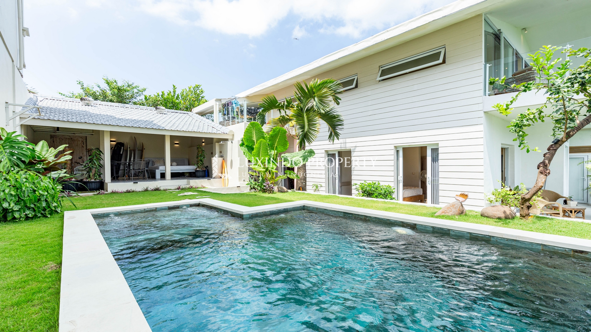 PADONAN - 4BR TWO-STOREY VILLA OVERLOOKING LUSH RICE PADDIES (FHV506)
